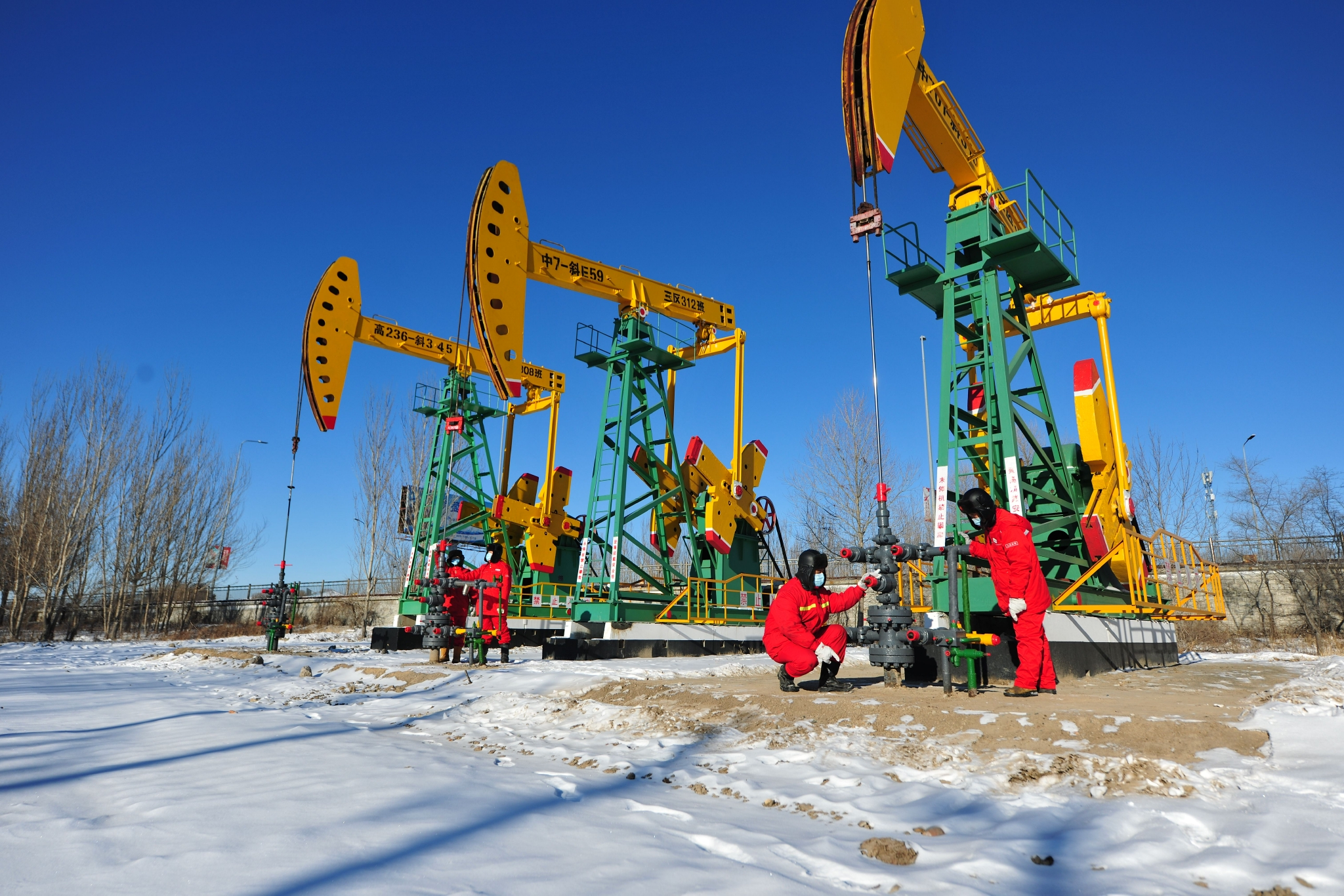 山東中聯石油科技防蠟降粘案例